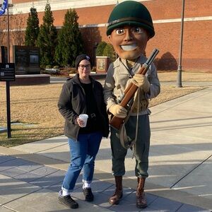 Meet your Posher, Casandra